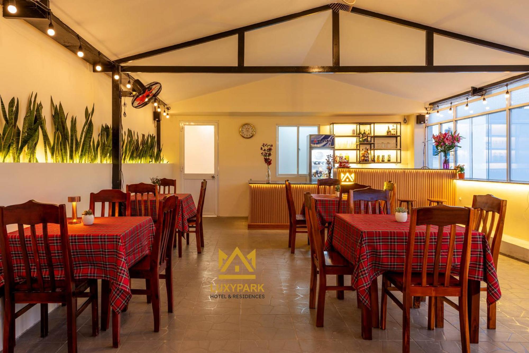 Luxy Park Hotel - Phu Quoc Centre Buitenkant foto