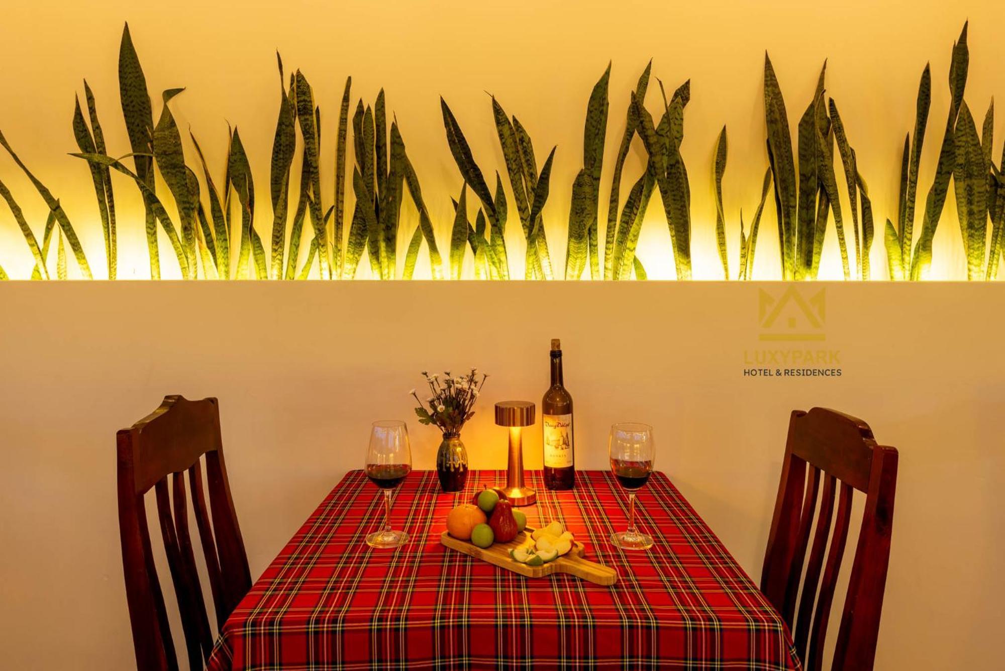 Luxy Park Hotel - Phu Quoc Centre Buitenkant foto