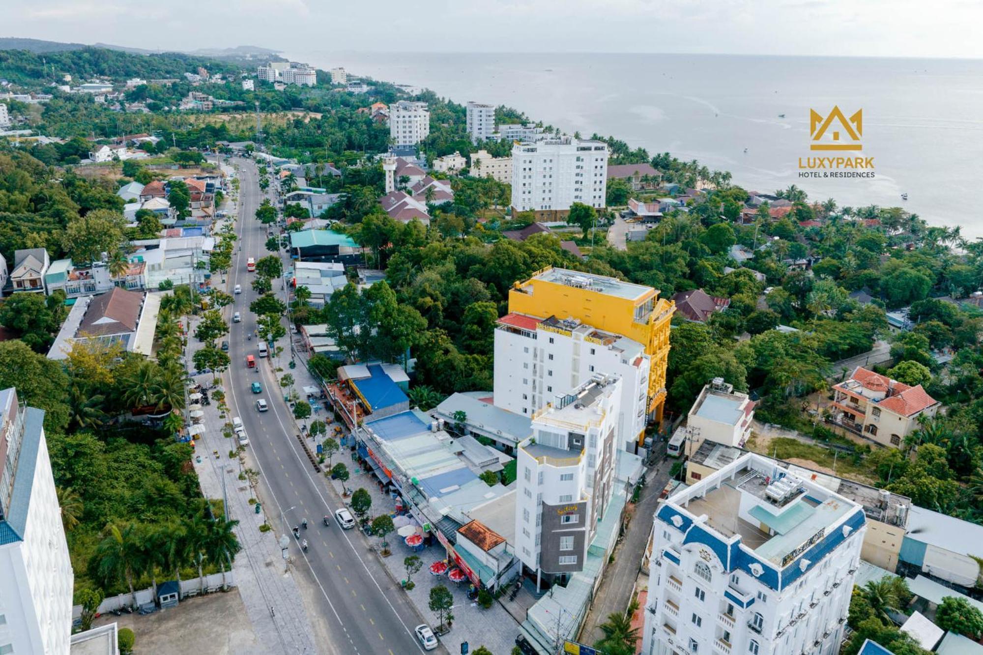 Luxy Park Hotel - Phu Quoc Centre Buitenkant foto