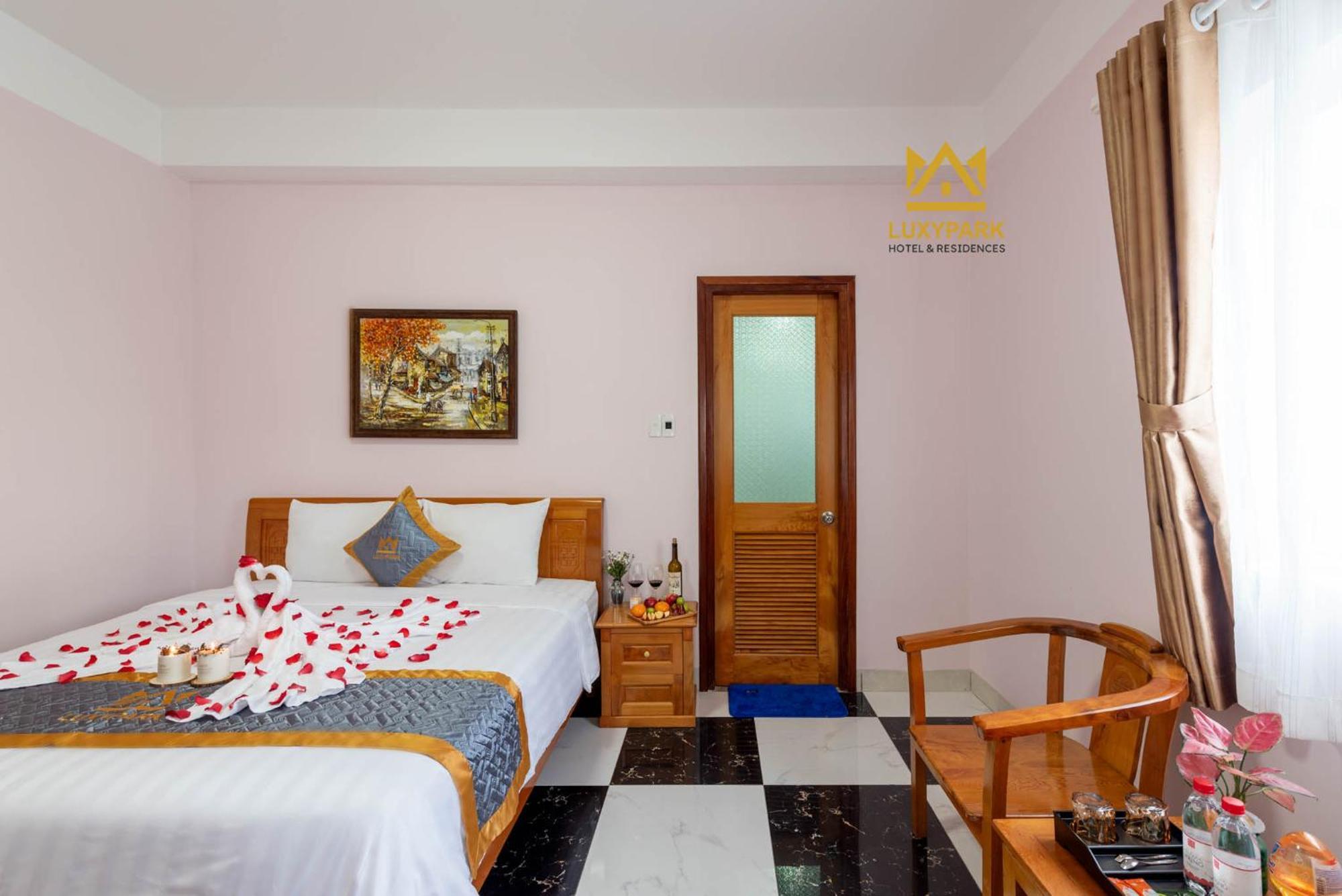 Luxy Park Hotel - Phu Quoc Centre Buitenkant foto